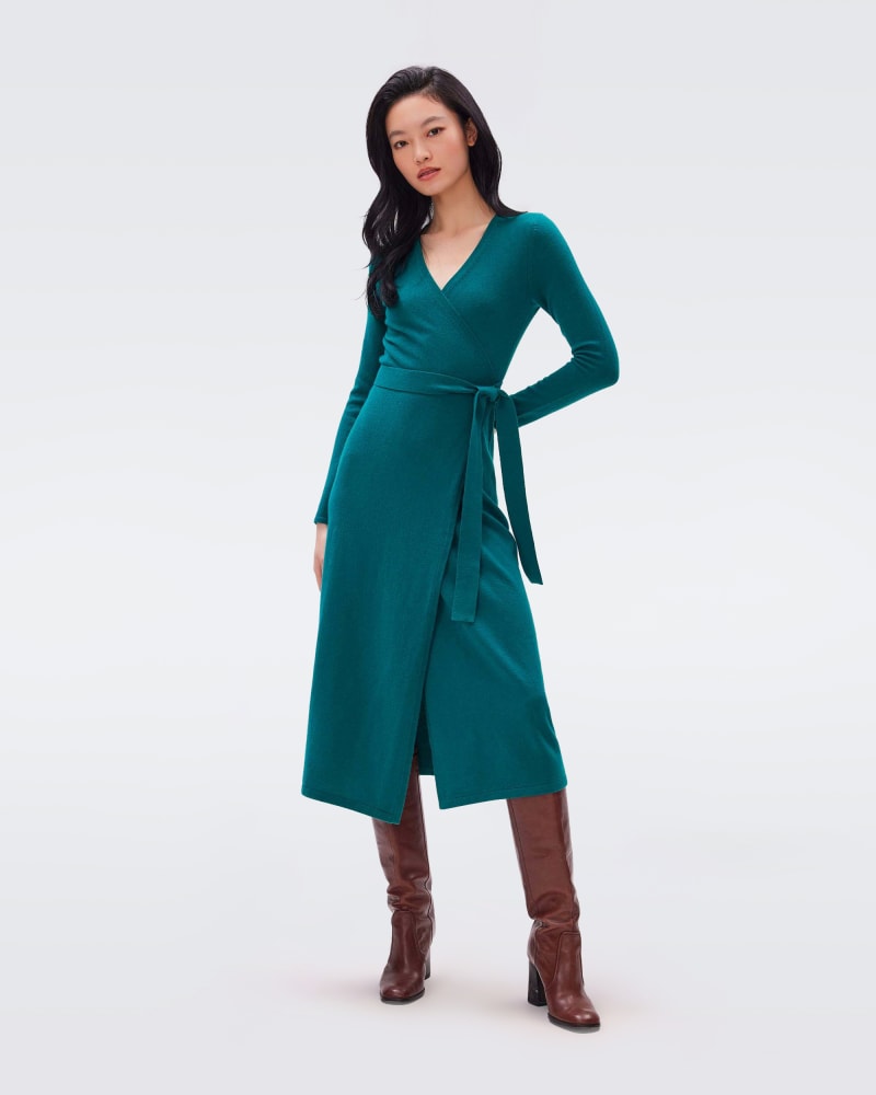 Front of a model wearing a size XXL DVF ASTRID KNIT WRAP DRESS in Fall Green by Diane von Furstenberg. | dia_product_style_image_id:317123